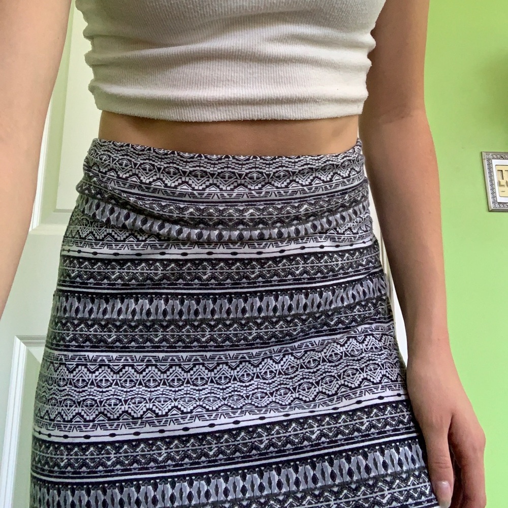 Patterned maxi skirt